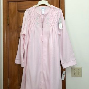 Collette pink house coat. NWT.  XL